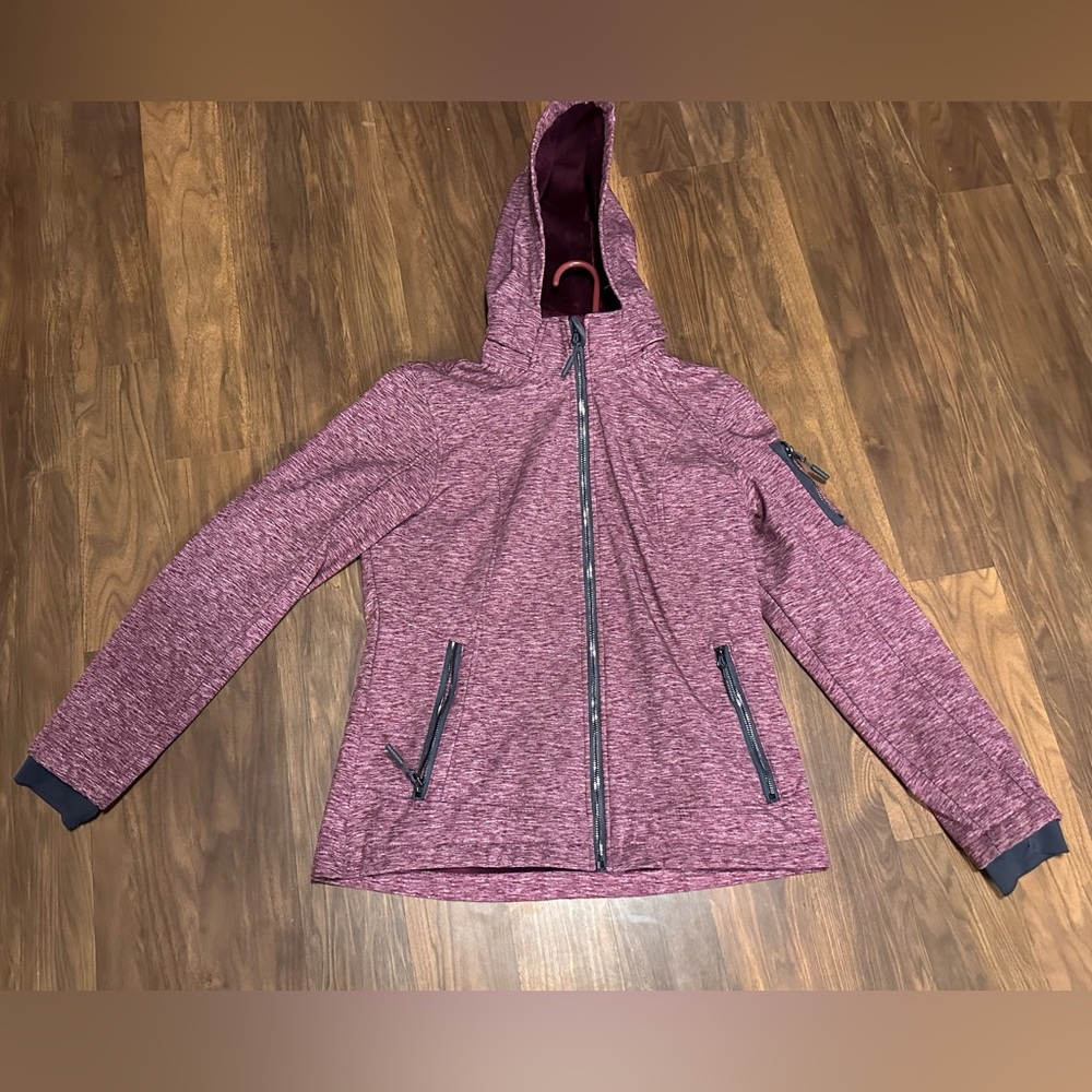 Women’s Free country jacket. Size Medium!